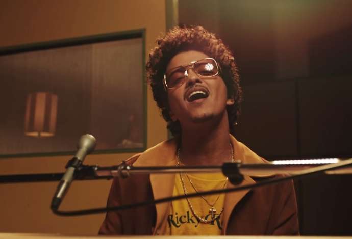 Bruno Mars e Anderson .Paak lançam 'Leave the door open